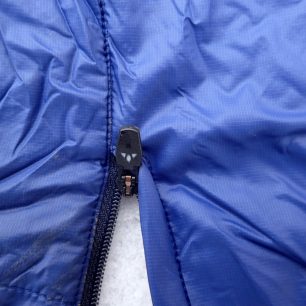 Detail sekundárního zipu na zateplené sukni Vaude Women´s Sesvenna Skirt.