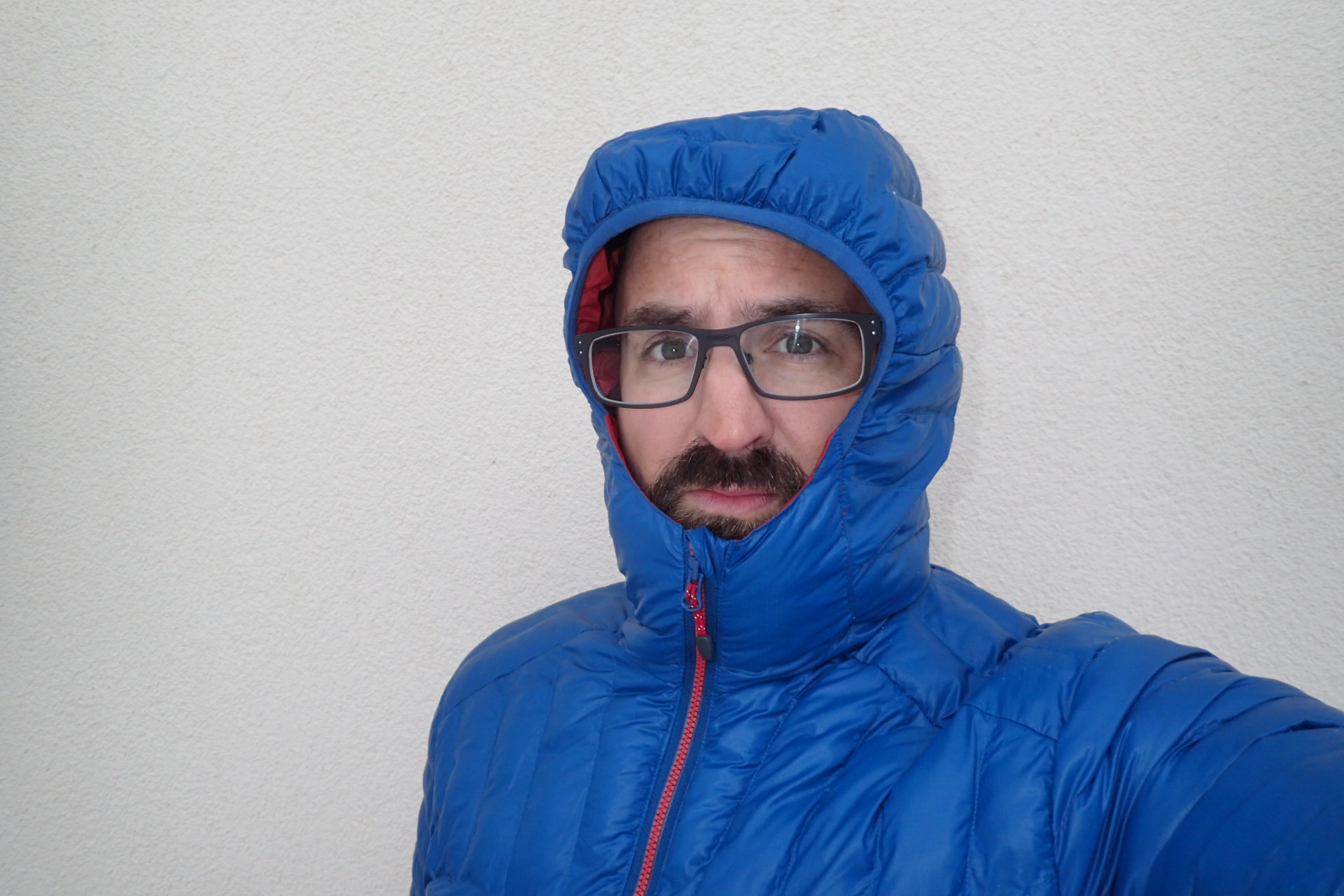 Nestažená kapuce bundy PINGUIN Glimmer Hoody.