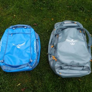 Porovnání velikostí tašek OSPREY Transporter 95 a 130 litrů.