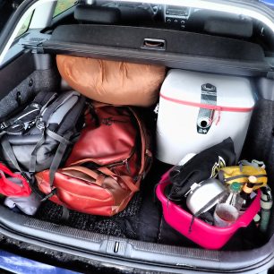 Sbalená taška OSPREY Transporter připravená na Rujánu.