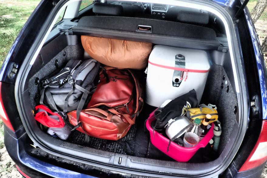 Sbalená taška OSPREY Transporter připravená na Rujánu.