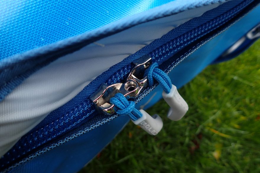 Uzamykatelní jezdci na taškách OSPREY Transporter.