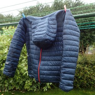 Testování bundy Rafiki Colin II v několika hodinovém dešti.