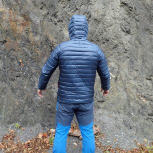 Zadní pohled na bundu Rafiki Colin II.