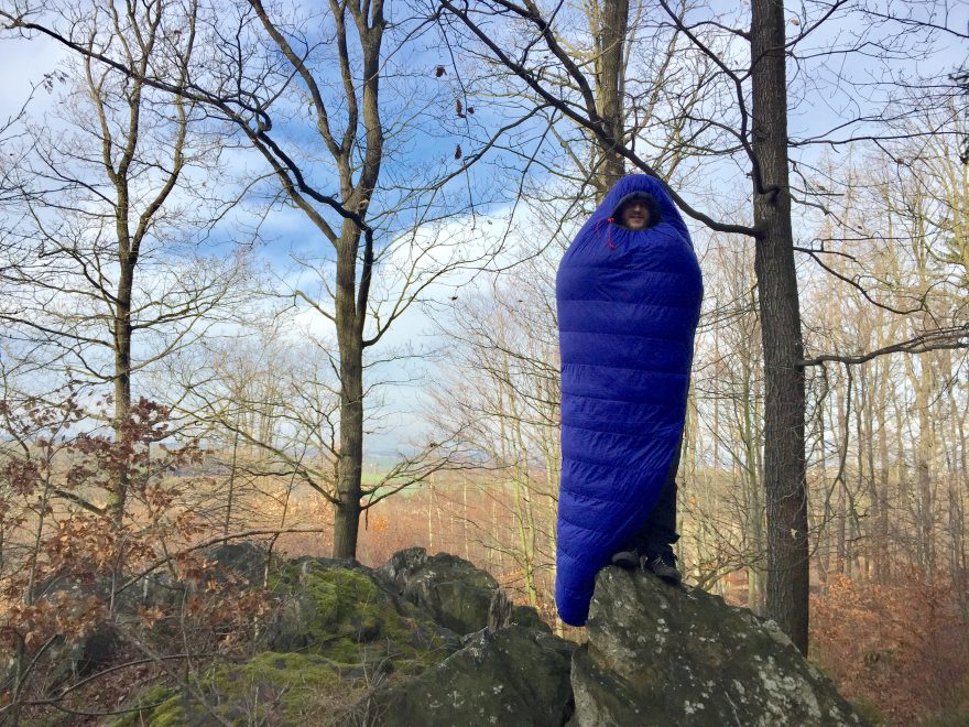 Larva ve spacáku Warmpeace Solitaire 500.