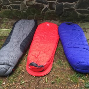 Spacák Warmpeace Solitaire 500 v porovnávání loftu.