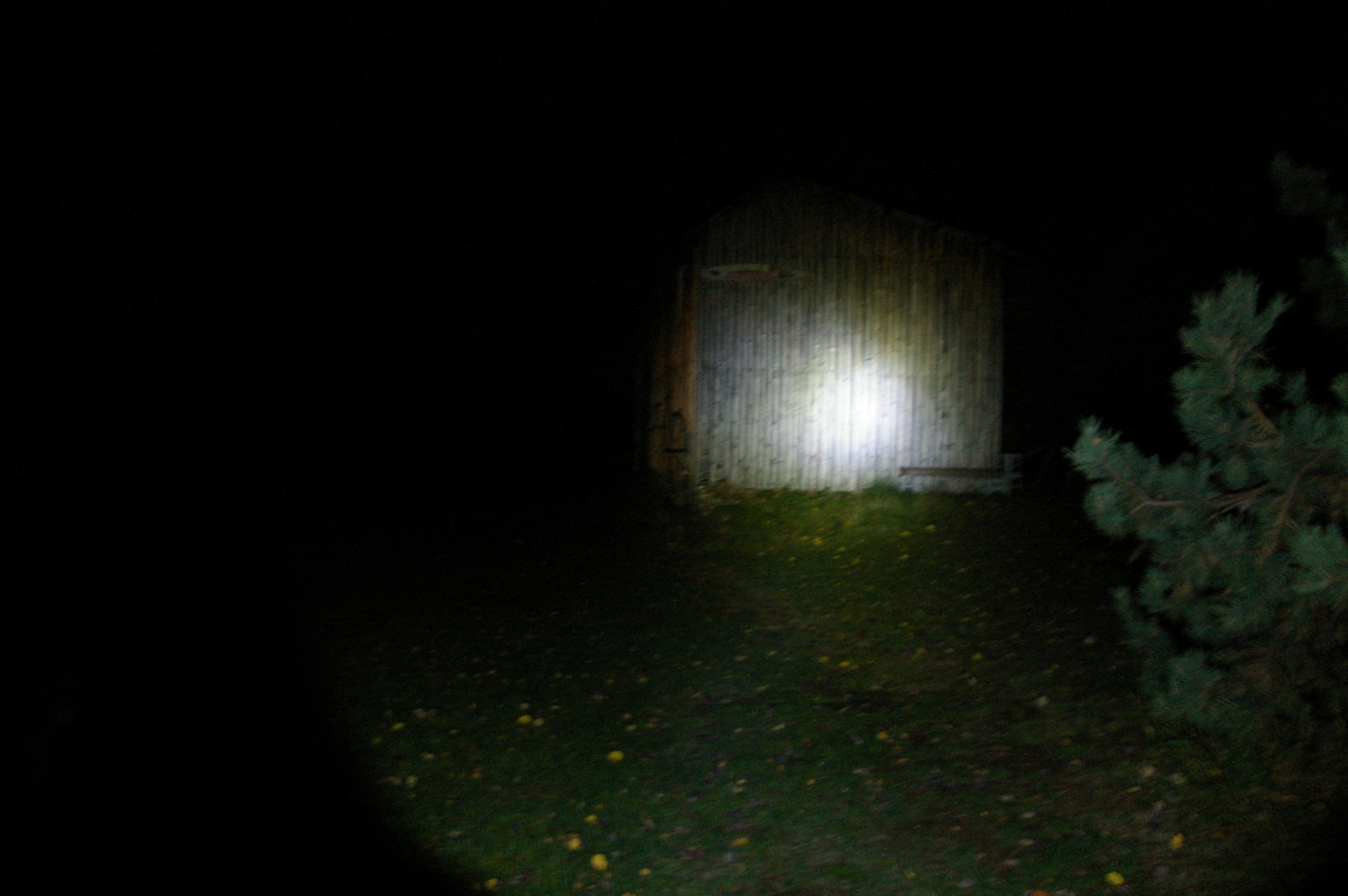 Na dostatečnou vzdálenost rozpoznáte překážku.