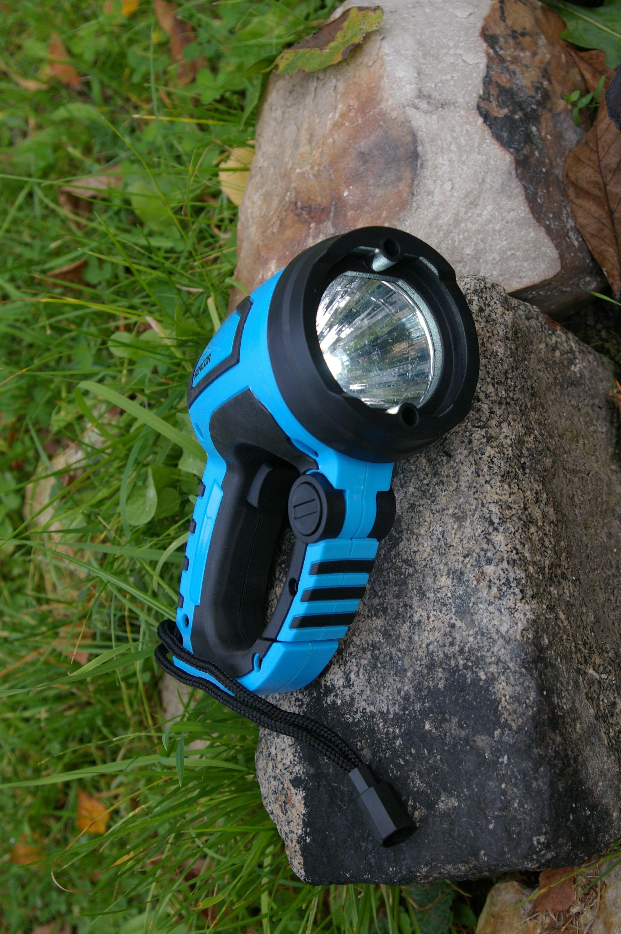 Díky svítilně lze najít i zapomenuté věci.