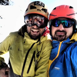 K helmě Alpina SNOWTOUR se hodí i Alpina minimalistické brýle.