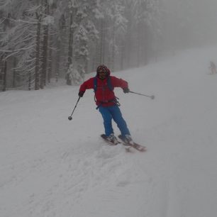 Ježdění ve volném terénu s HANNAH Goetz a Park.