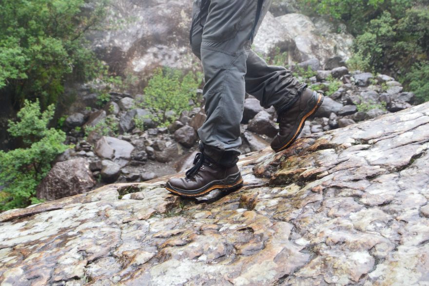 Boty Grisport Aztec na mokré kluzké skále.