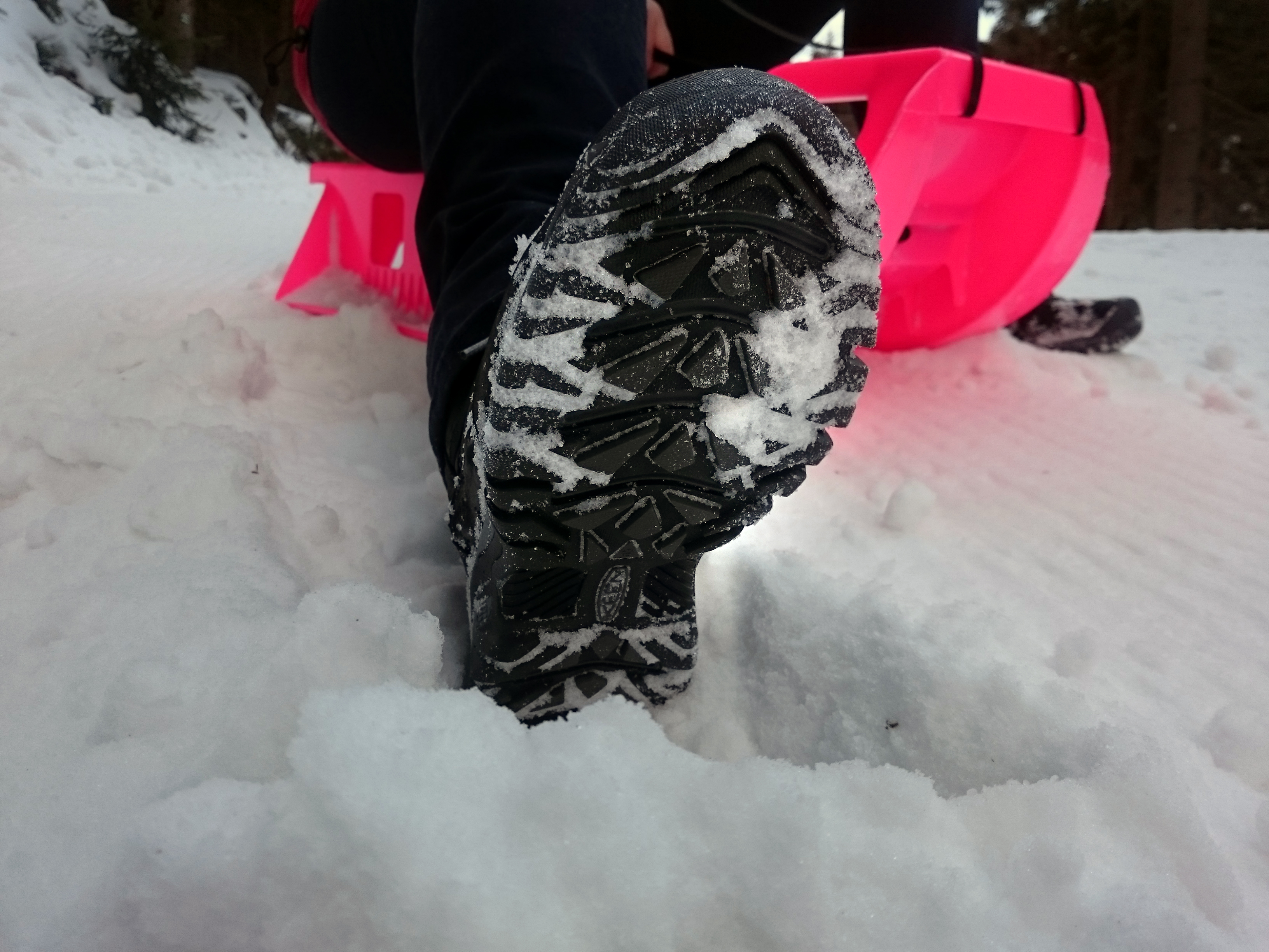 Boty KEEN Hoodoo III Lace Up W zvládly i sjezd na saních z Brádlerových bud.