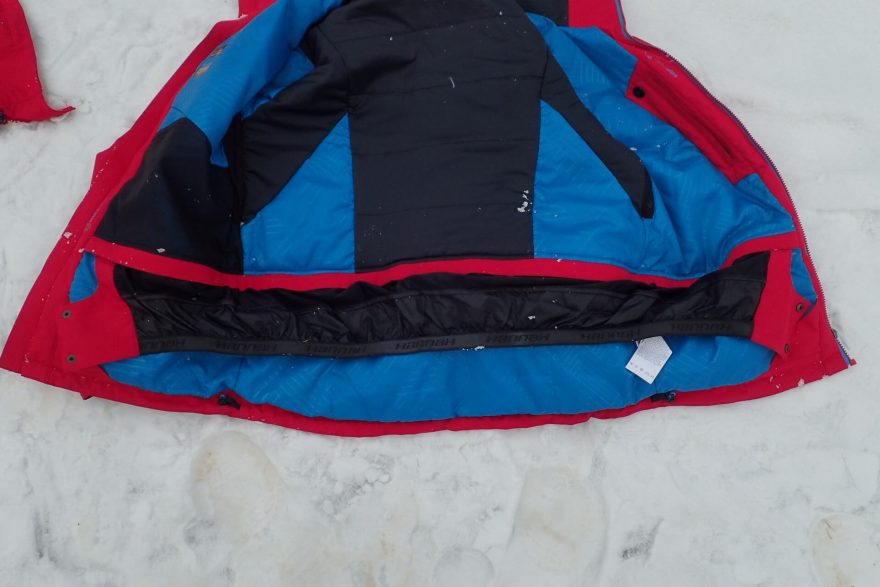 Sněhový límec bundy HANNAH Goetz.