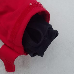 Vnitřní elastická manžeta v rukávu bundy HANNAH Goetz.