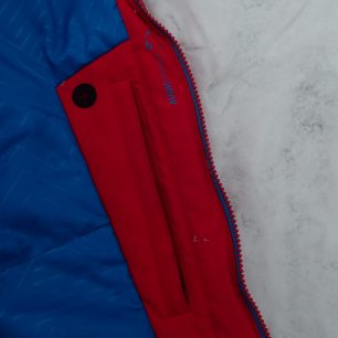 Vnitřní kapsa na levé straně bundy HANNAH Goetz.