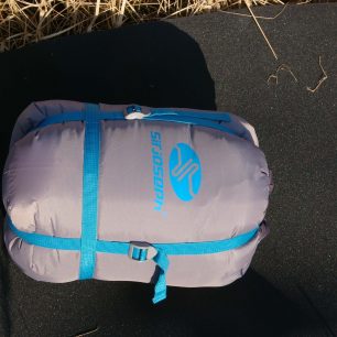 Spacák RIMO II Scout v kompresním obale.