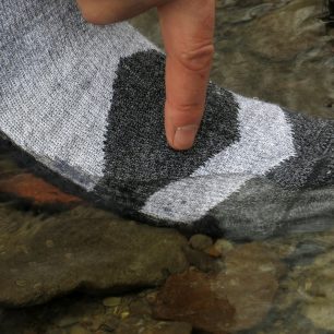 Jasný důkaz 100 procentní voděodolnosti ponožek Sealskinz