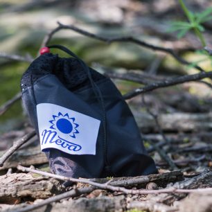 Kompaktní sáček pojme celý vařič, vrchní část je síťovaná a prodyšná