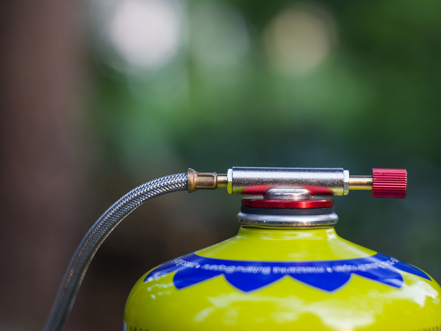 Velikost ventilu je opravdu kompaktní, proto je i jeho ovládání poněkud menší, je ale opatřeno praktickými vroubky