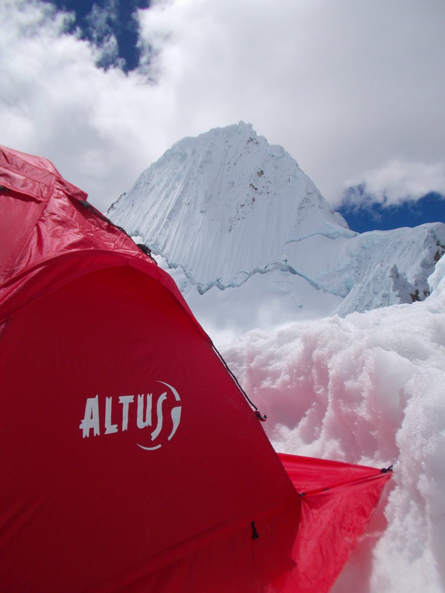 Altus nabízí stany ultralehké, membránové až expediční či speciální do base campů.