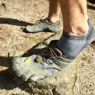 V kombinaci s botami Fivefingers jsou ponožky Injinji Performance 2.0 Run Nüwool Lightweight luxusní volba.