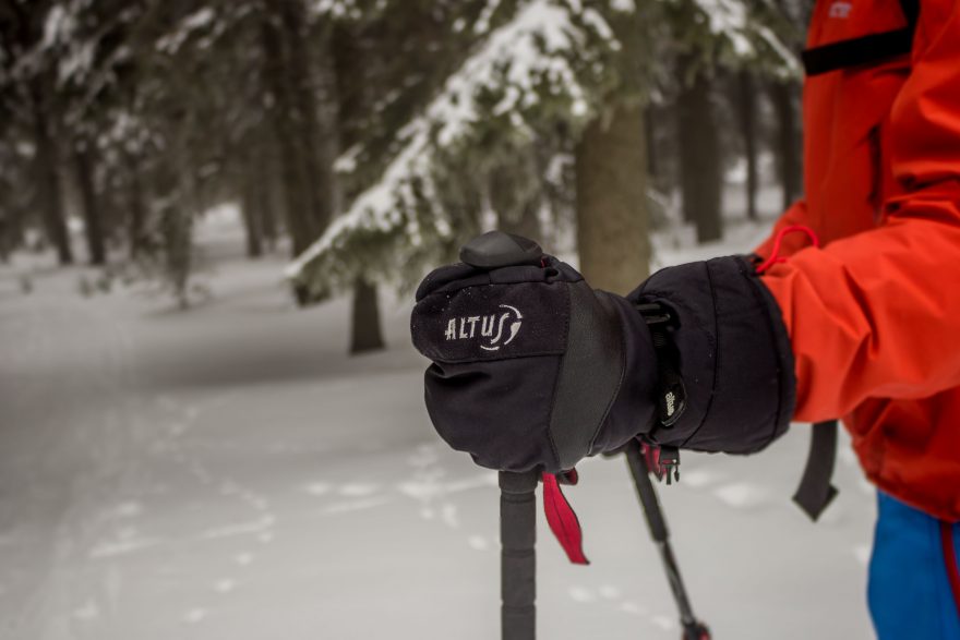 Široký výběr rukavic značky Altus. Foto: Pavlína Martin