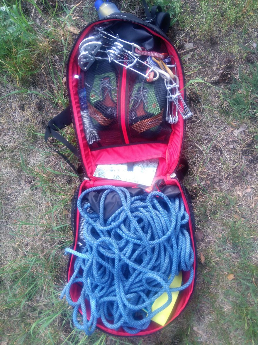 Polotuhá konstrukce batohu Tendon Gear Bag dobře drží tvar.