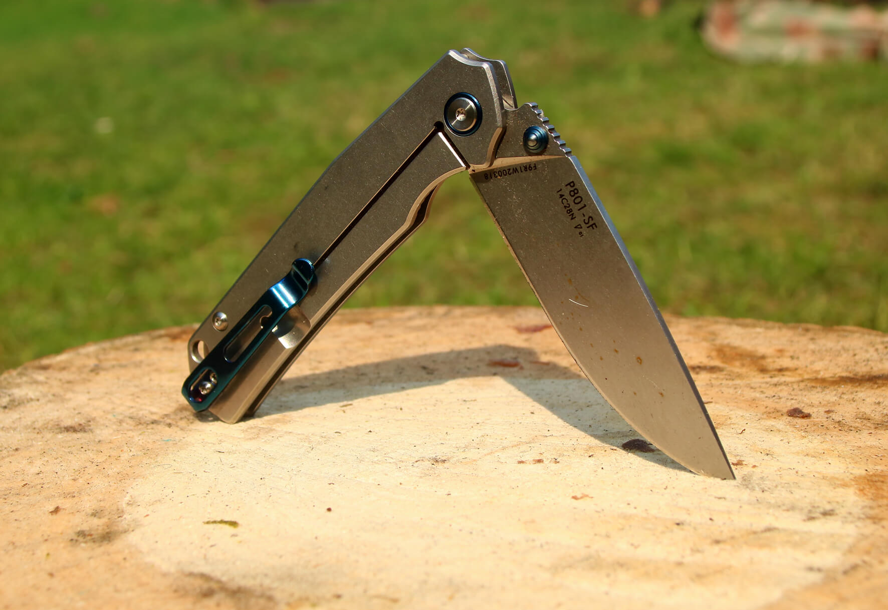 Ač otvírák, je nůž Ruike P801-SF vyroben tak kvalitně, že snese i drsné zacházení.