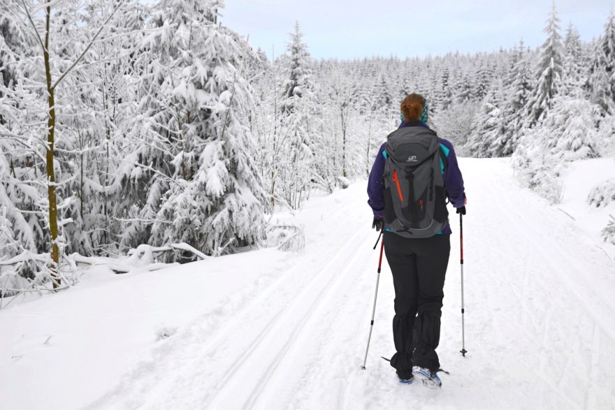 Testování při dvoudenním zimním přechodu Orlických hor.