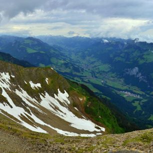 Vrcholové výhledy, Niesen, Švýcarsko.