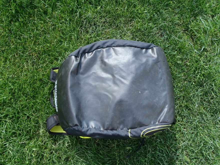 Odolný materiál kvalitně chrání lanobatoh Rock Empire Beetle Bag.