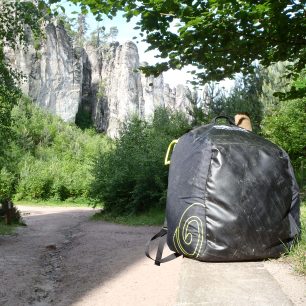 Rock Empire Beetle Bag v Prachovských skalách.