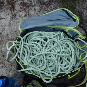 Uložené 60m lano v Rock Empire Beetle Bag.