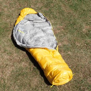 Dostatečný prostor pro pohodlný vstup do spacáku Patizon 2:500.