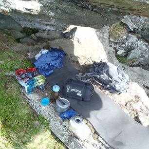 Spacák Patizon 2:500 v nezataženém kompresním obalu.