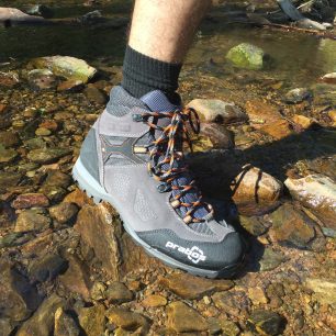 Boty Prabos Acotango vás podrží i na kluzkém povrchu.