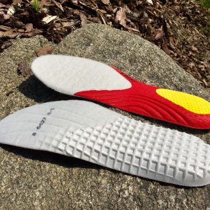 Detail dvou druhů vložek bot Prabos Acotango.