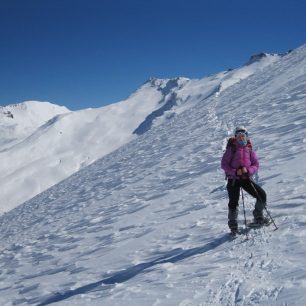 Na první z horských výšlapů jsem si vzala ponožky Altus Trekking PR-HU47, celý den jsem chodila a zima mi nebyla.
