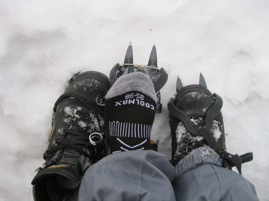 Po celodenním lezení ledů mi byla trošku zima na nohy, ponožky Altus Trekking PR-G35 jsou opravdu letní, ale já to prostě musela zkusit.