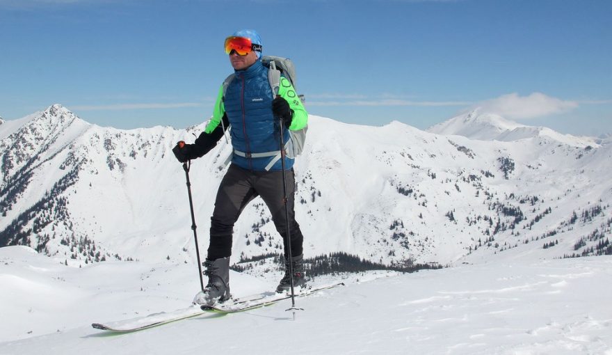 Na skialpech ve vestě Pinguin Glimmer