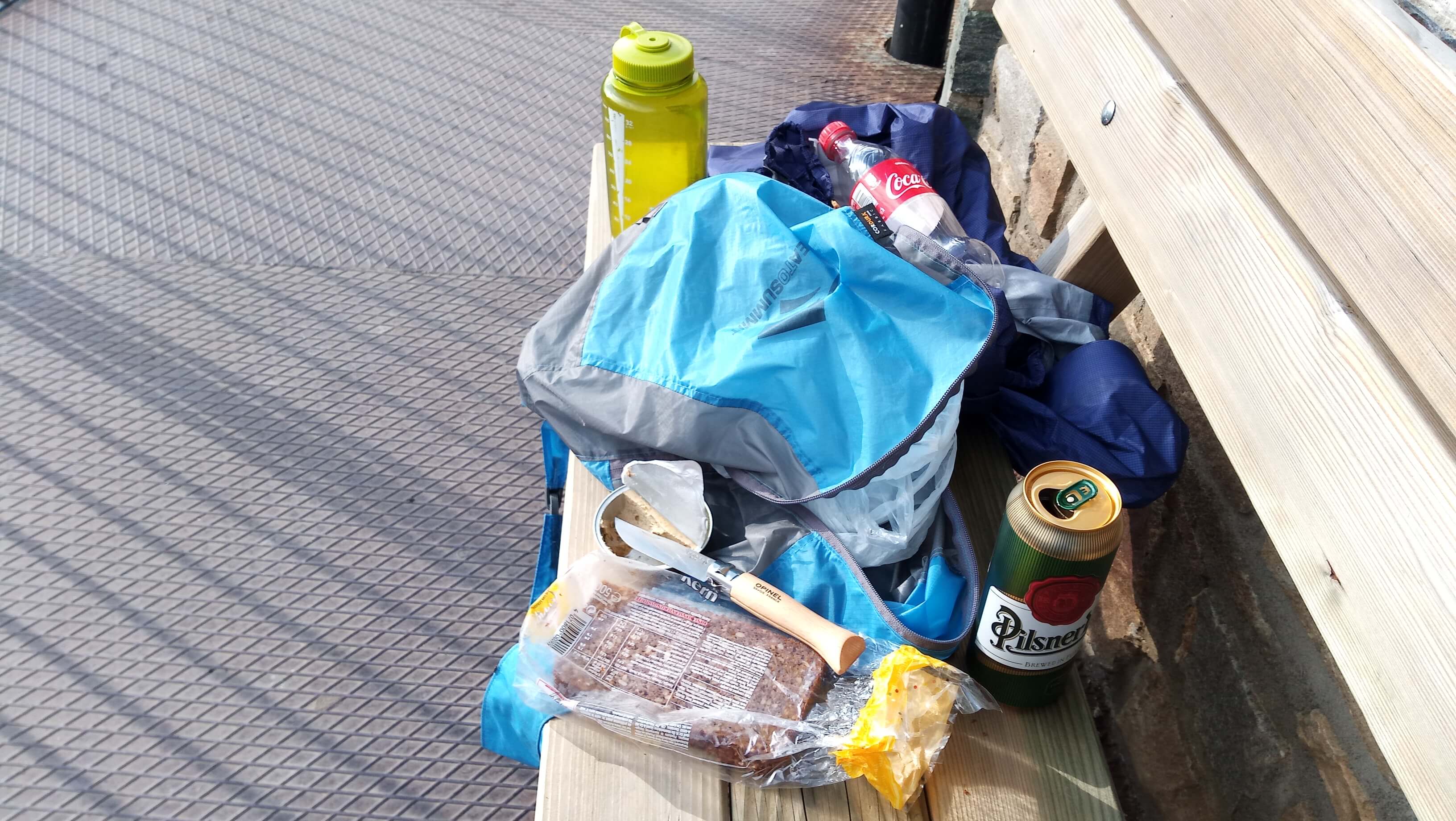 Hlavní batoh zůstal v autě a s Sea to Summit ULTRA-SIL Daypack jsem se vydal na vyhlídku povečeřet.