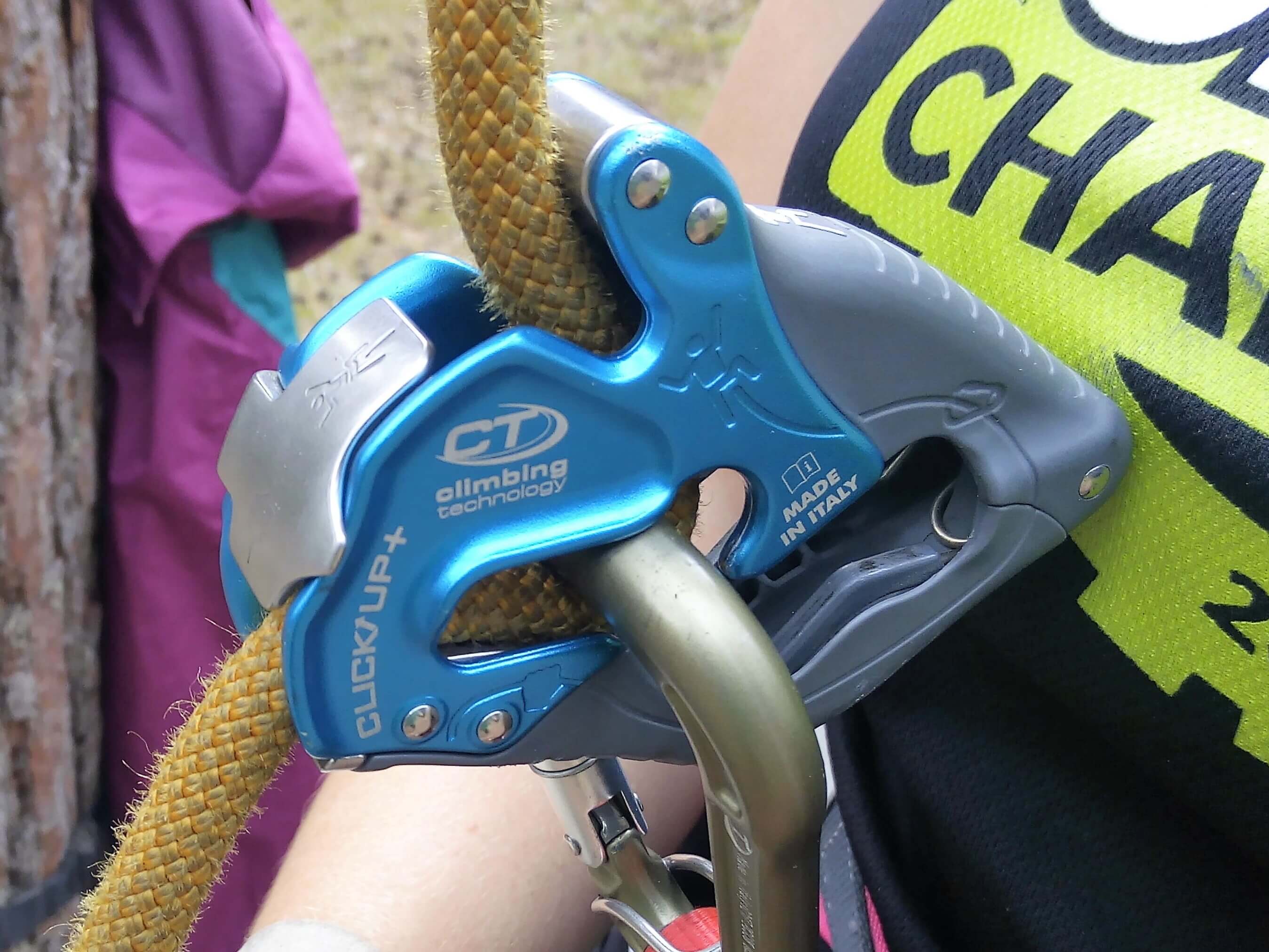 Testovaný CLICK UP+ se starým chlupatým lanem.