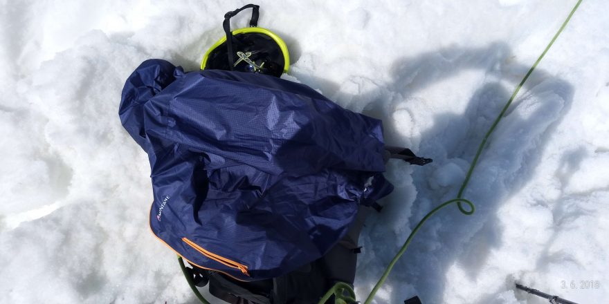 Testování na ledovci s bundou Montane Minimus 777 Jacket.