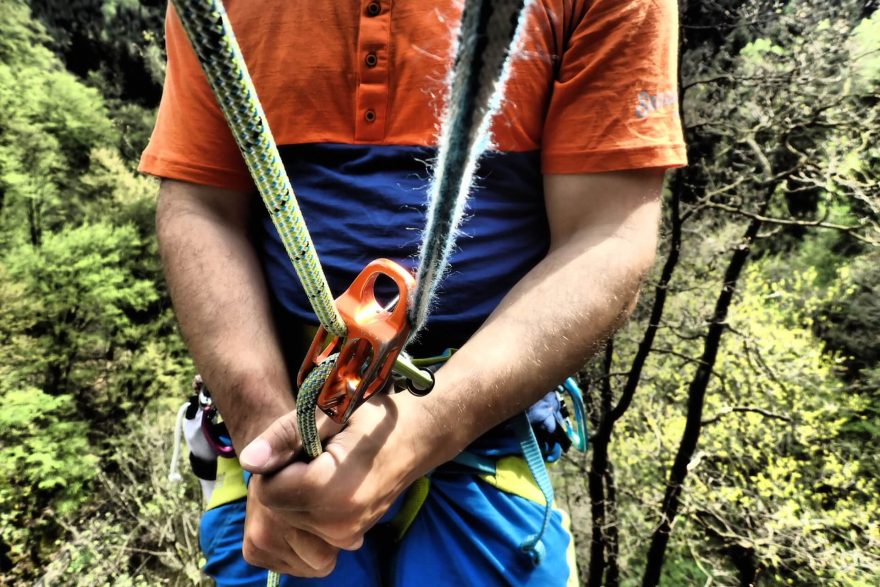 Celý den ve skalách v triku Sensor Merino Air Performance Tee.