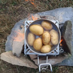 Dneska vaříme obyčejné brambory s Cooker I.