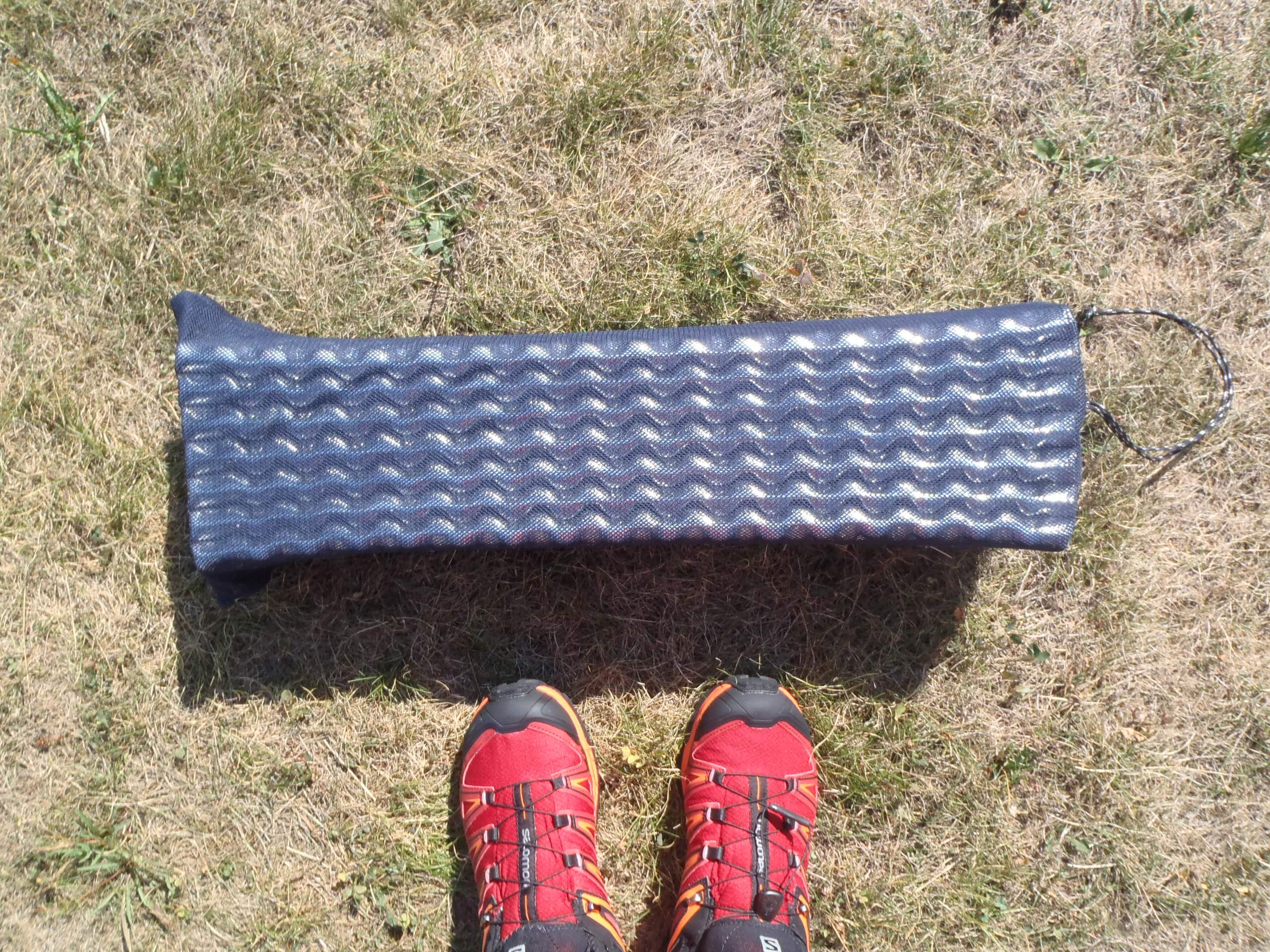 Složená karimatka YATE Wave Alu.