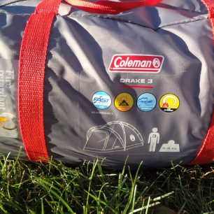 Všechny technologie a důležité informace o stanu Coleman Drake 3 naleznete na přepravním obalu.