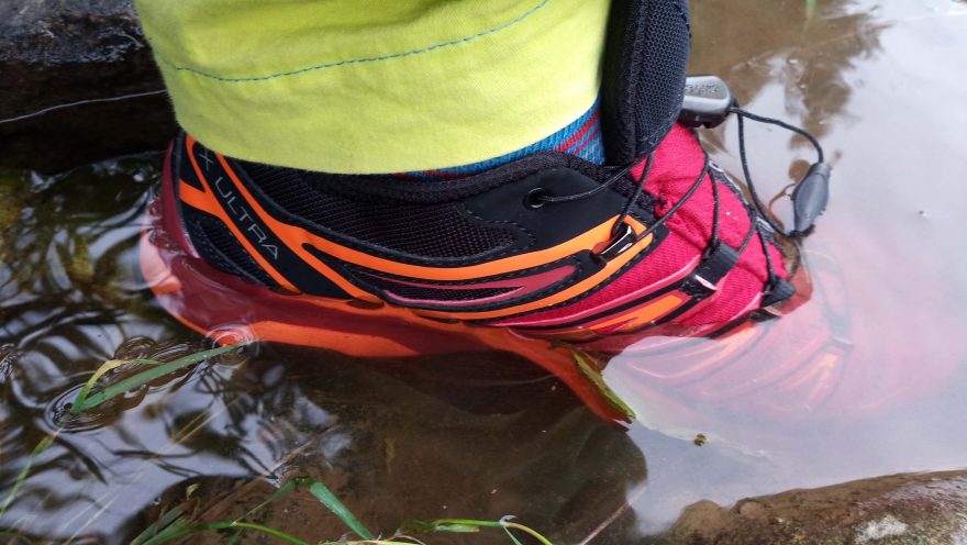 Výdrž Salomon X Ultra 3 GTX ve vodě.