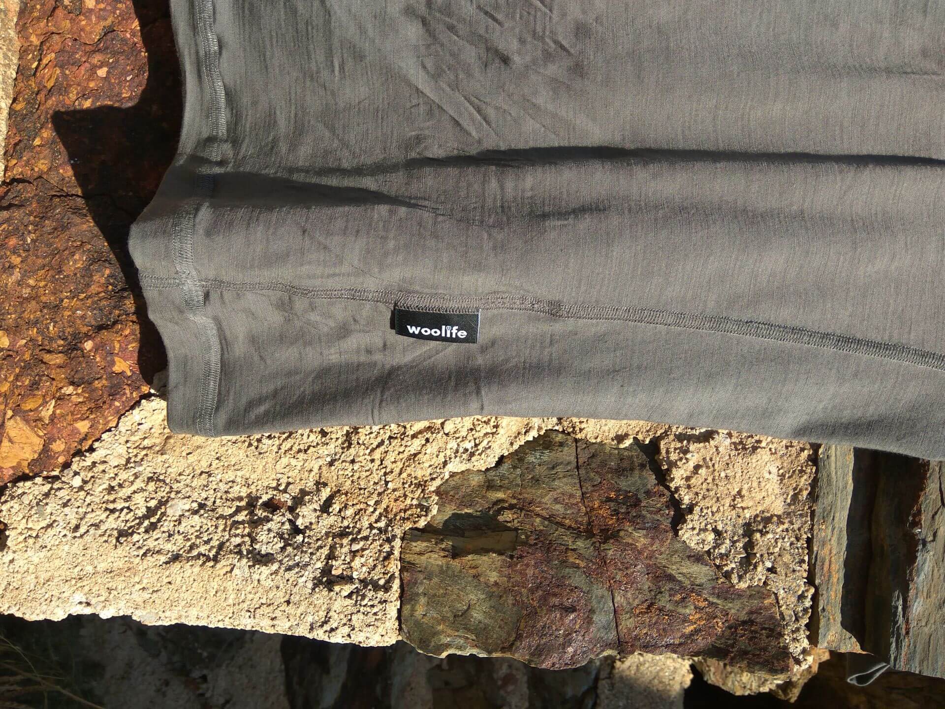 Etiketa na triku Triko WOOLIFE 140.