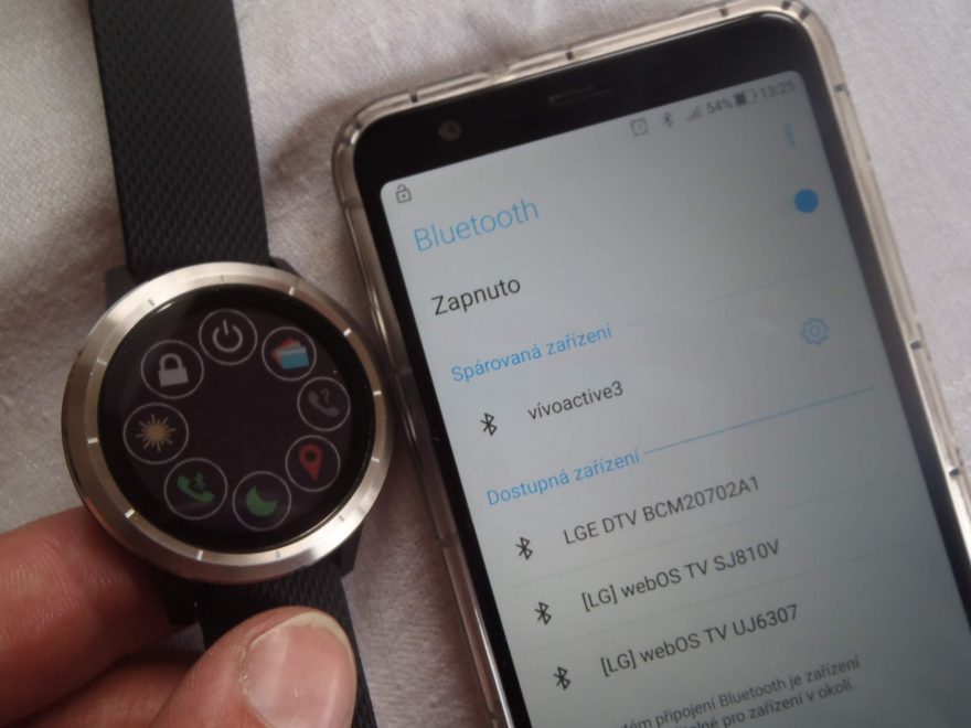 Vypnout, peněženka, hledání telefonu, označení místa, nerušit, BLE připojení, jas, zámek obrazovky u hodinek Garmin vívoactive 3.